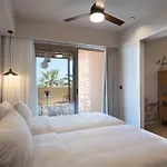 Lighthouse Boutique فندق براسونيسي