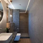 Lighthouse Boutique براسونيسي