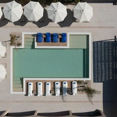 Lighthouse Boutique Hotel *